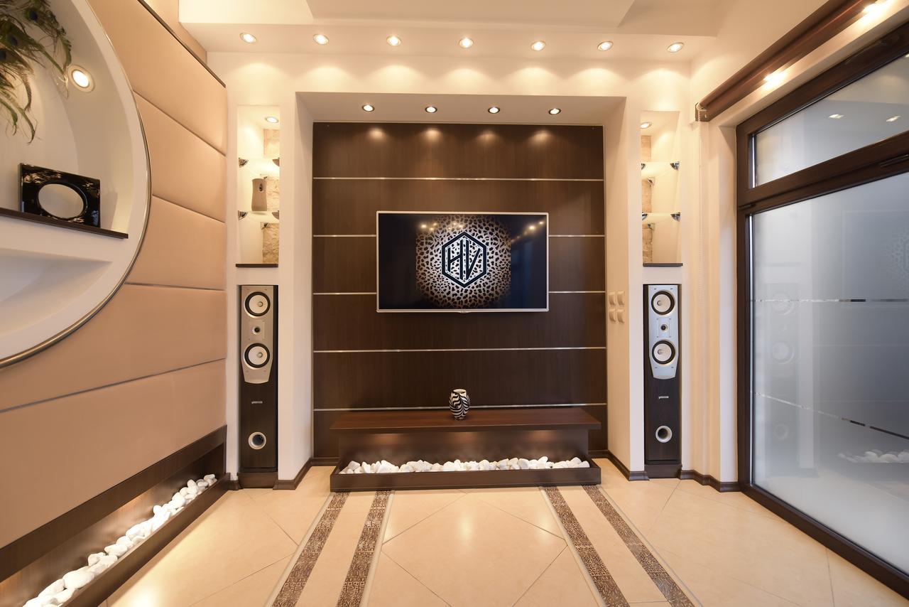H & V Residence - Bungalow Apartment Arad Esterno foto